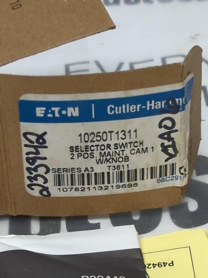 EATON CUTLER HAMMER,10250T1311,2 POSITION SELECTOR SWITCH WITH KNOB