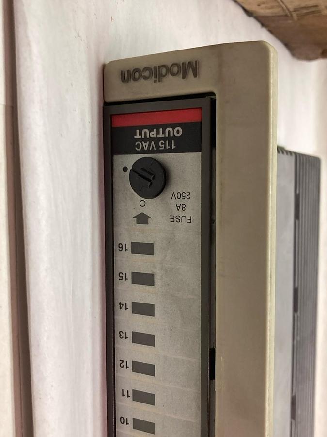 Used Modicon,A5-B804-016,Output Module