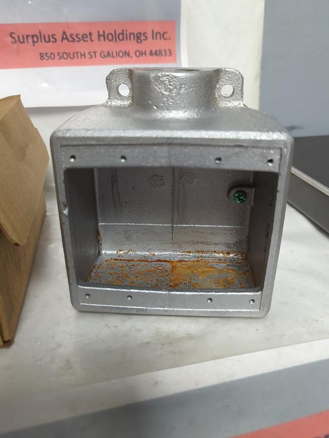 COOPER CROUSE-HINDS,FD32,TWO GANG BOX SIZE 1 INCH NOS