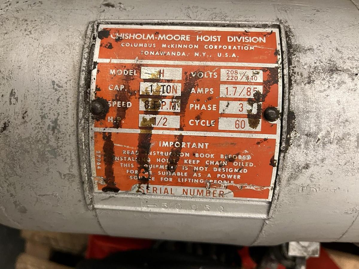 Used CM,H,Electric Hoist 1 Ton 3ph 208-220/440V 10 FT Chain 8 FPM 1/2hp w Trolley