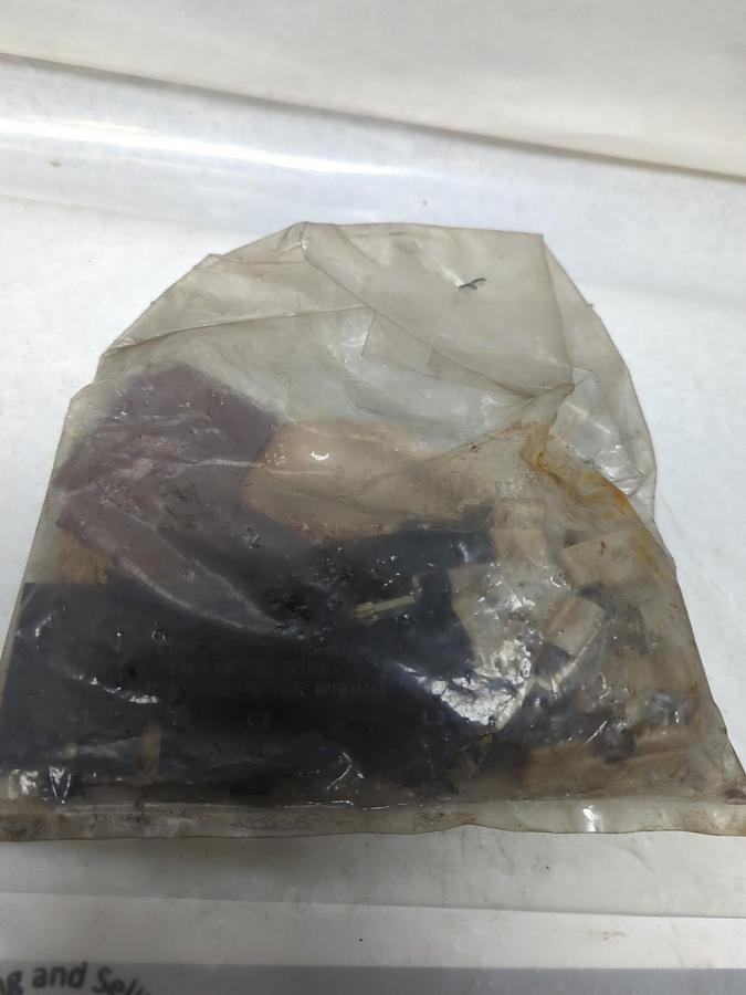 GENERAL ELECTRIC,THC32S62,FUSE CLIP ASSEMBLY MOD 1 60A 600V NOS