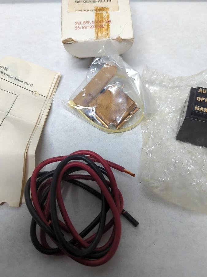 SIEMENS-ALLIS,25-107-200-801,SELECTOR SWITCH H-O-A KIT NOS