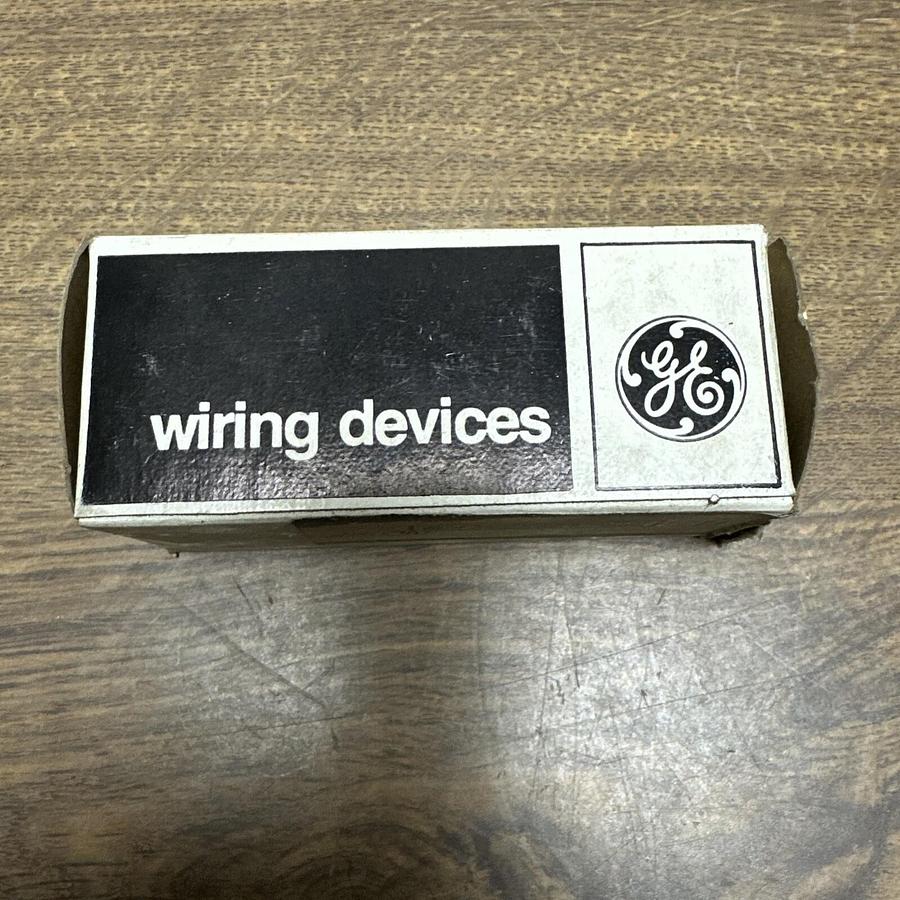 GE,GL1520,Single Locking Receptacle