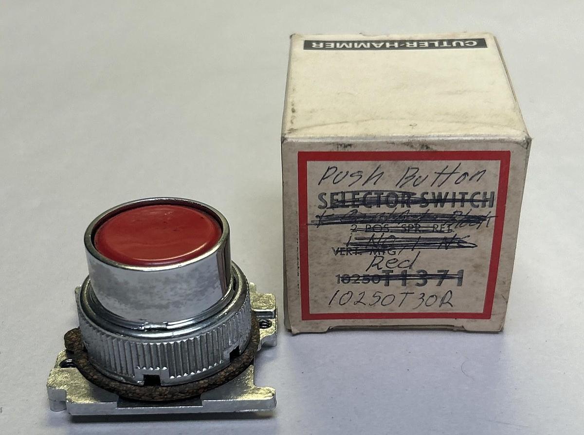 CUTLER-HAMMER,10250T30R,RED PUSH BUTTON NOS