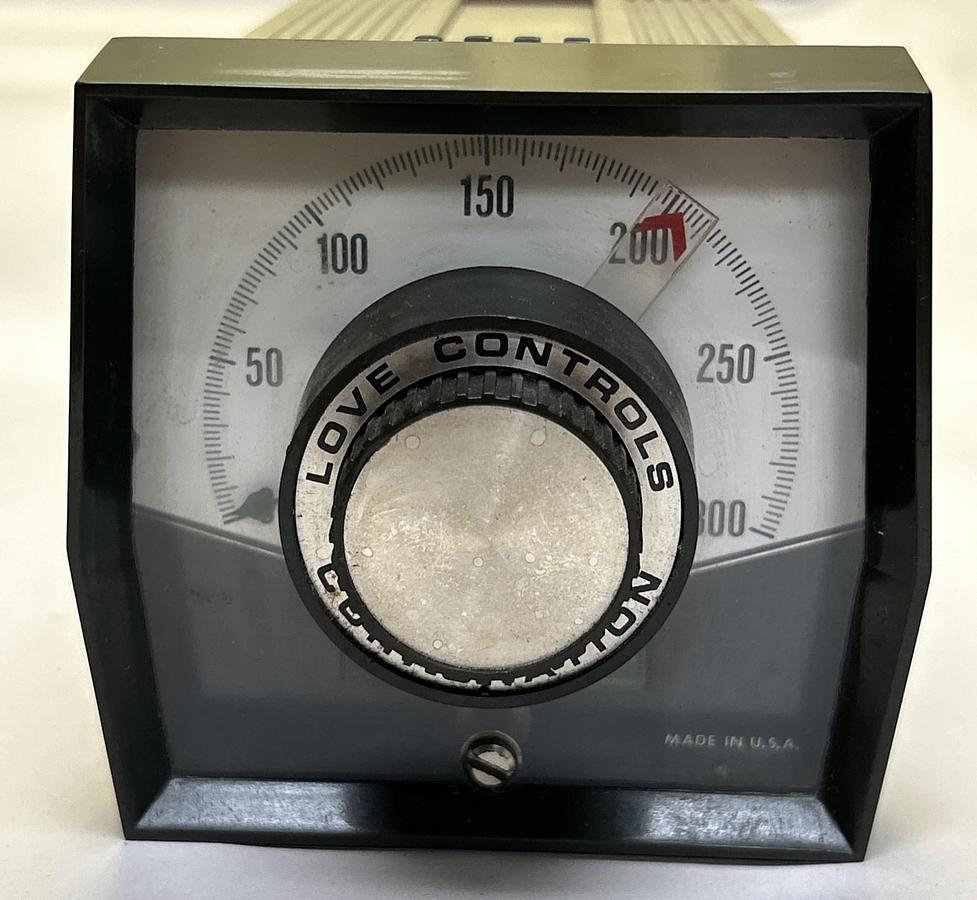 Used LOVE CONTROLS,MODEL 48,TEMPERATURE CONTROLLER 0-300F