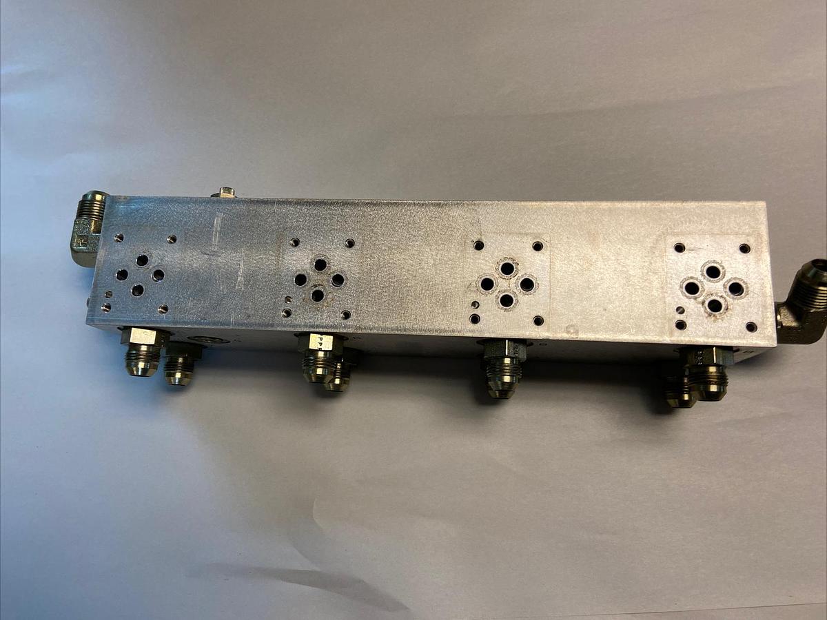 Lynch,BA03GPT048DUDAAA,Hydraulic Manifold Block