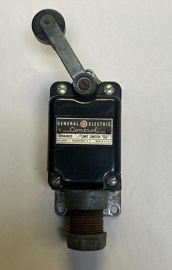 Used GENERAL ELECTRIC,CR9440J1C,LIMIT SWITCH
