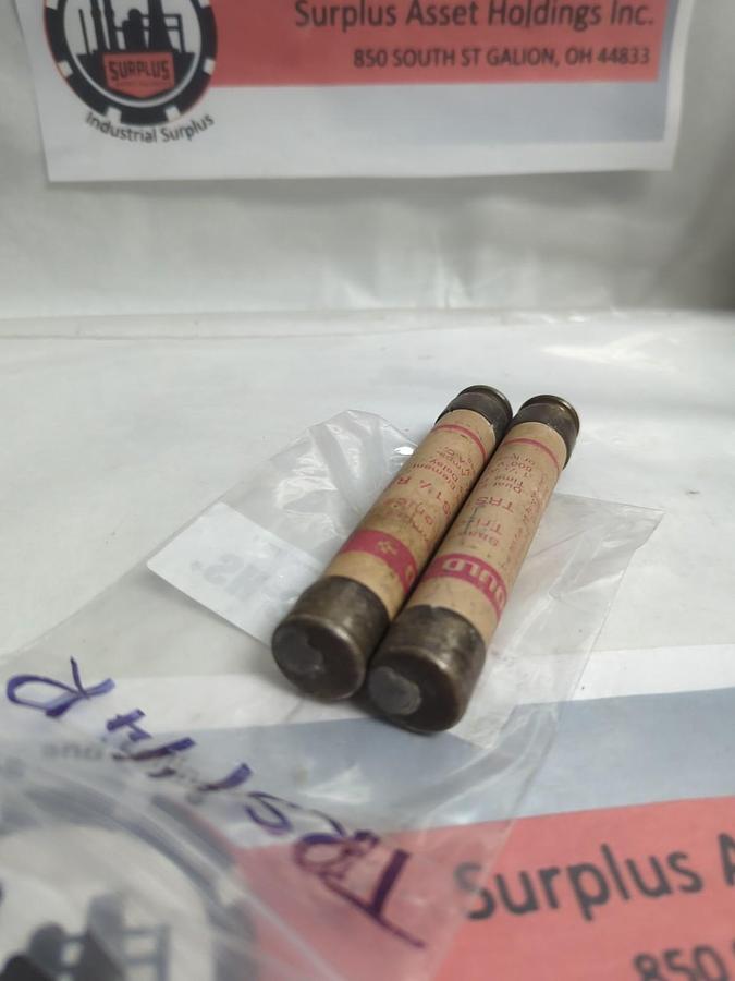 Used GOULD SHAWMUT,TRS-1-1/4R,TRI-ONIC 1-1/4 AMP FUSE LOT OF 2 PRE-OWNED
