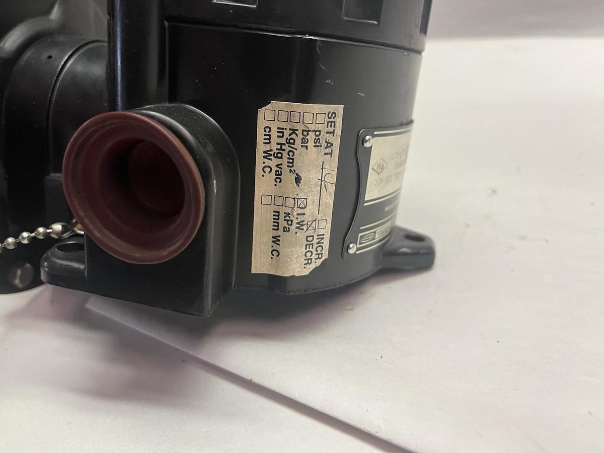 ASHCROFT,B724B-XCHFMFS,B SERIES PRESSURE SWITCH