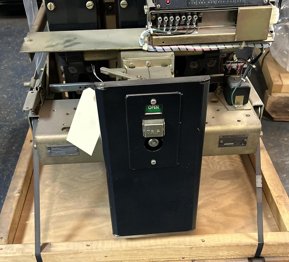 Used WESTINGHOUSE,DB-50,AIR CIRCUIT BREAKER 1600A W/ TRIP UNIT