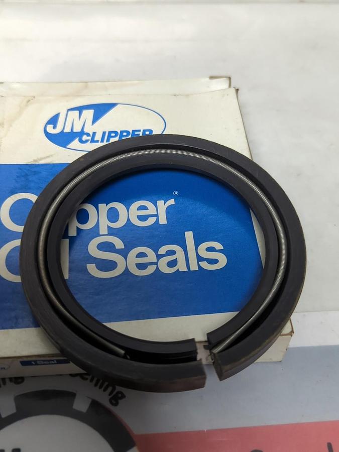 JM CLIPPER SEALS,6895RPD, OIL SEAL NOS