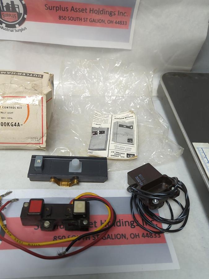 CUTLER-HAMMER,C400KG4A,COVER CONTROL KIT PILOT LIGHT 120V 60HZ NOS