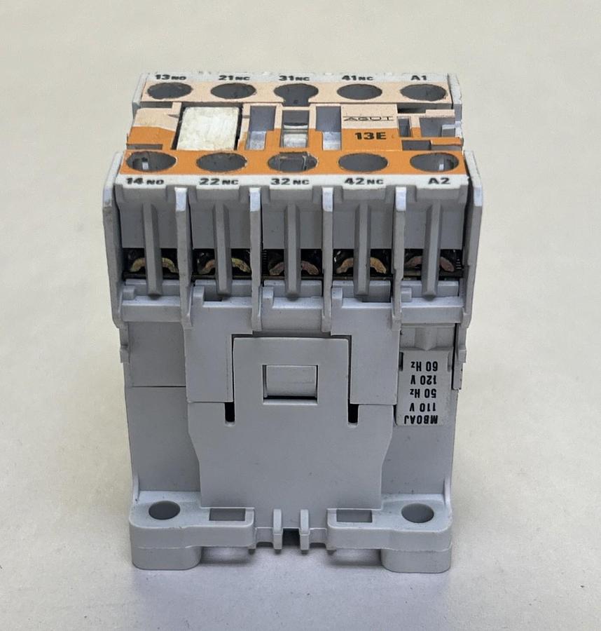Used AGUT,MCRA013AT,CONTACTOR