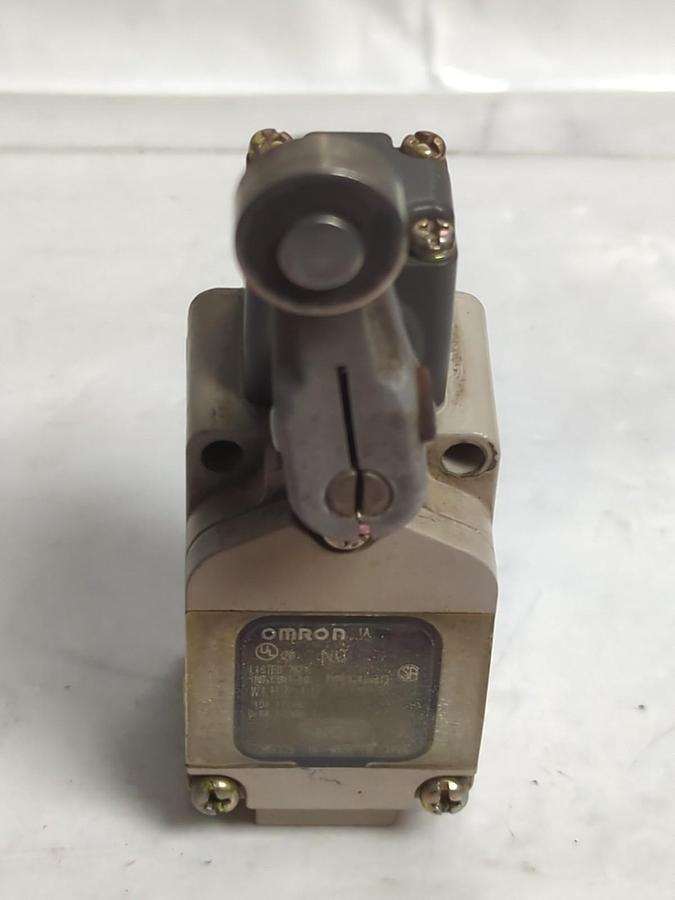 Used OMRON,WLH2-LD,LIMIT SWITCH 10A 115VAC 0.9A 115VDC PRE-OWNED