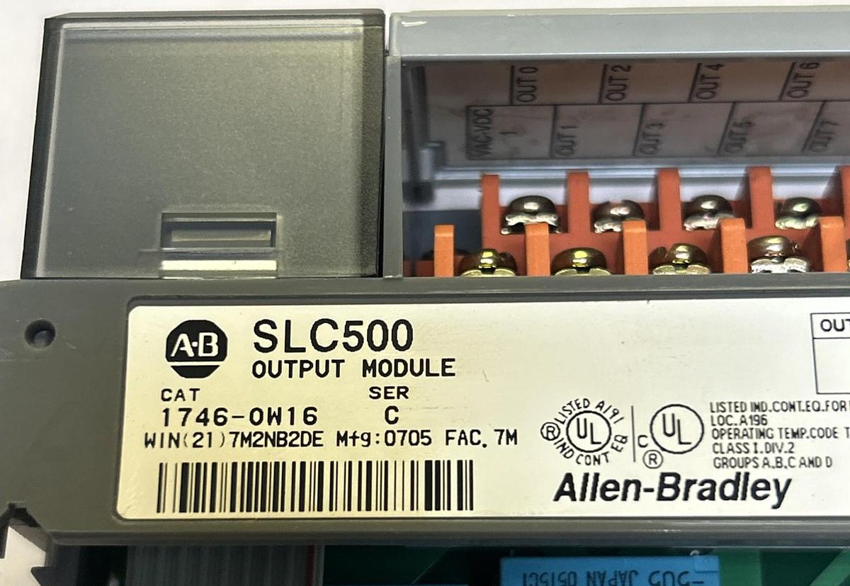 Used ALLEN BRADLEY,1746-OW16,SLC500 OUTPUT MODULE