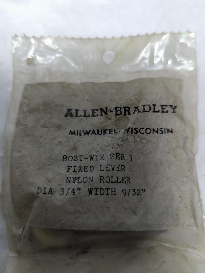 ALLEN BRADLEY,802T-W1E,FIXED LEVER NYLON ROLLER 3/4 X 9/32 INCH NOS