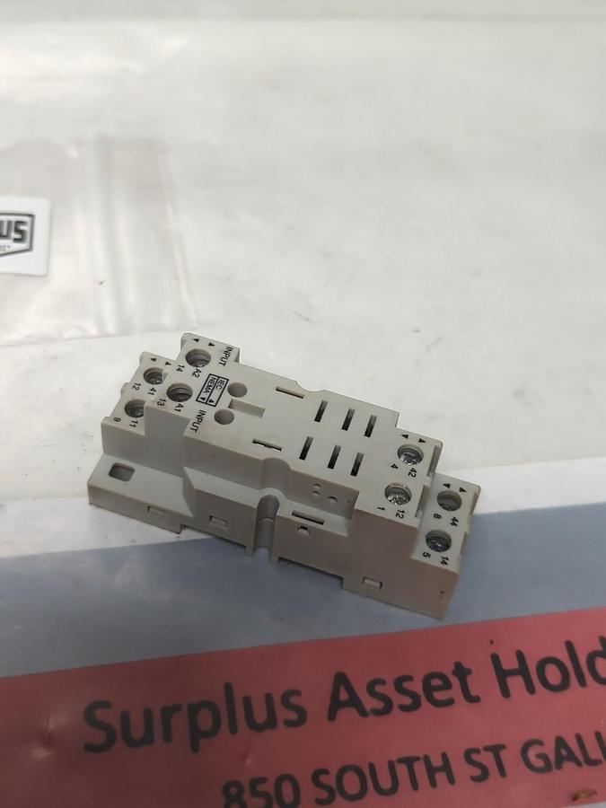 Used AUTOMATION DIRECT,782-2C-SKT,RELAY SOCKET 20 AMP 300 VOLT PRE-OWNED