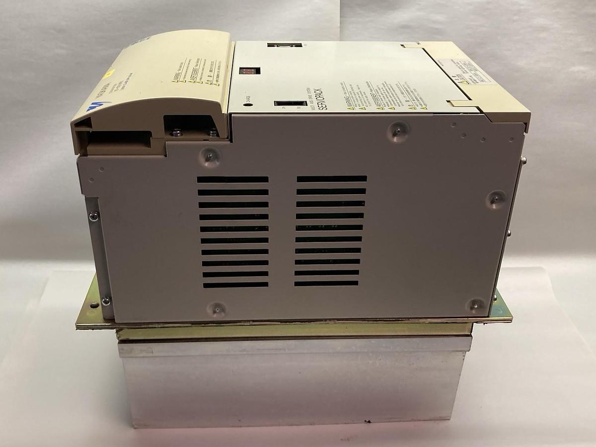 Used Yaskawa,VS-656 MR5,3-Phase Converter Servopack 200V 30kW
