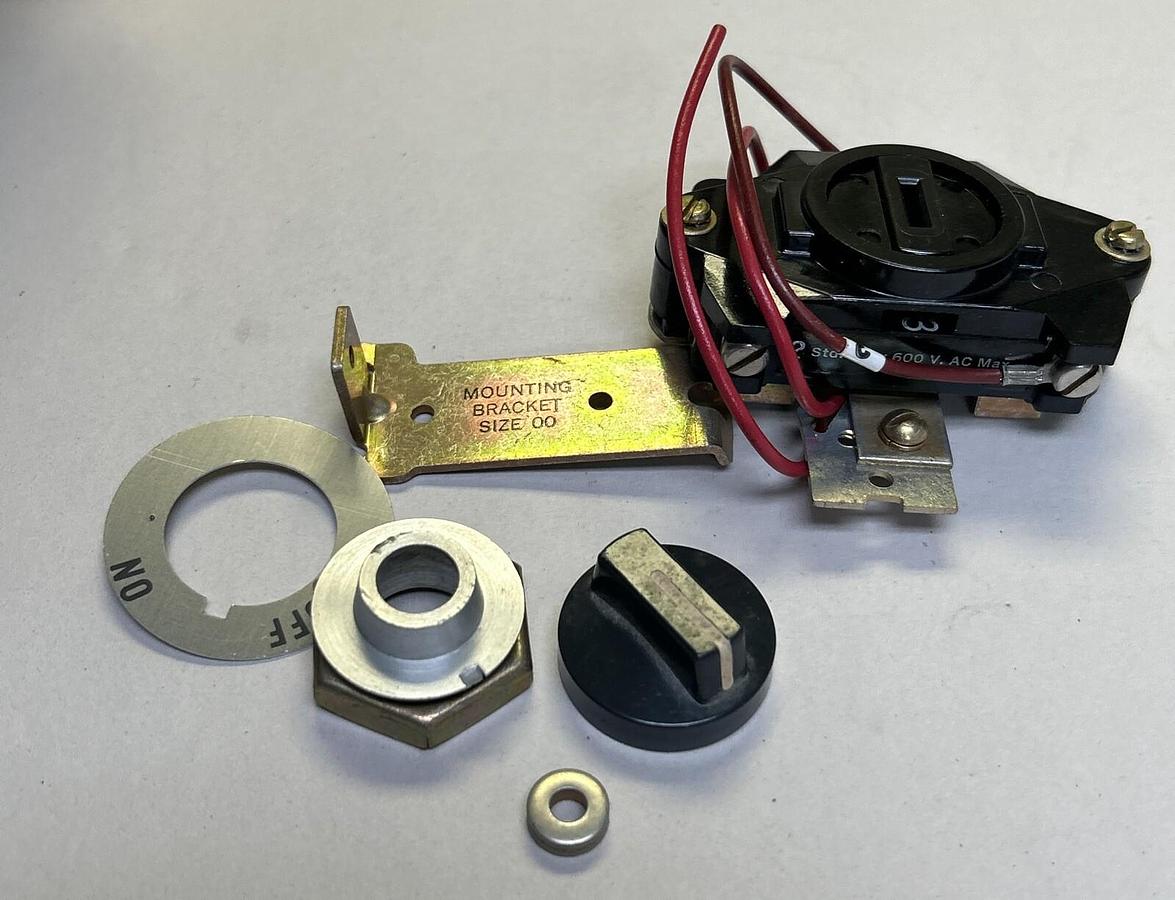 ALLEN BRADLEY,1481-N21,SELECTOR SWITCH NOS