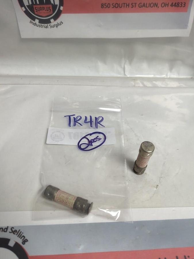 Used GOULD SHAWMUT,TR4R,TRI-ONIC 4 AMP FUSE LOT OF 2 PRE-OWNED