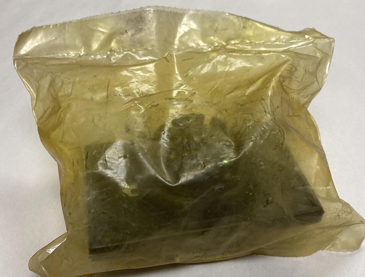 COOPER,X8771-28A,Crouse-Hinds Receptacle NOS