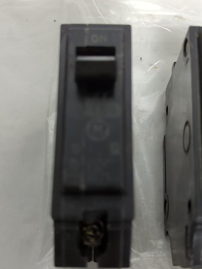 Used GE,RT-690 15A,CIRCUIT BREAKER 1-POLE 15 AMP LOT OF 6 PRE-OWNED