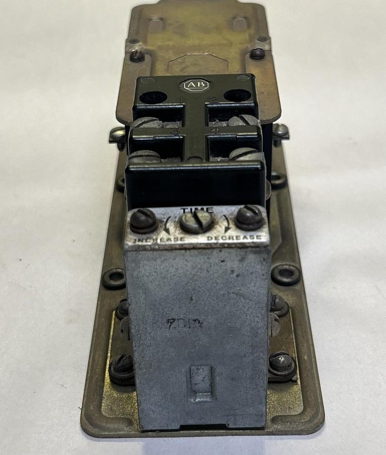 Used ALLEN BRADLEY,849-Z0D32,TIMING RELAY