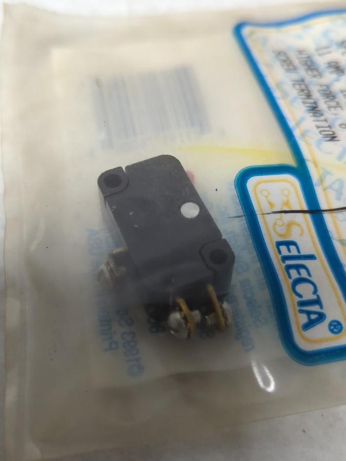 SELECTA,V3-101-BG,MINI BASIC SWITCH 11 AMP 125/250/277 VAC LOT OF 2 NOS