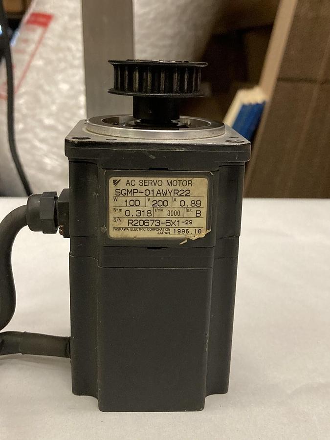 Used Yaskawa,SGMP-01AWYR22,Servo Moto 3000 r/min