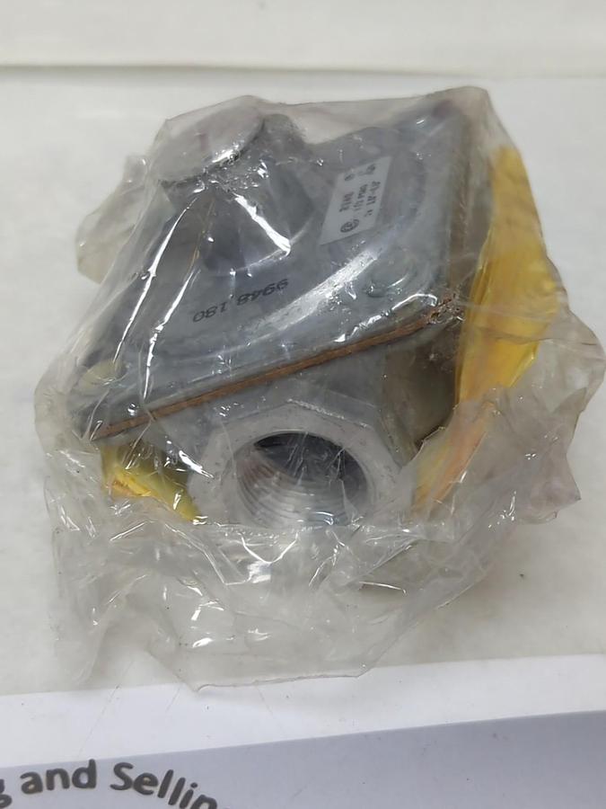 MAXITROL,TV48,PRESSURE REGULATOR 1/2 PSIG 3.0-6.0 NOS
