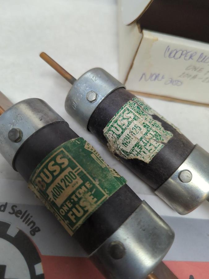 Used COOPER BUSSMANN,NON-200,ONE-TIME 200 AMP FUSE LOT OF 2 PRE-OWNED