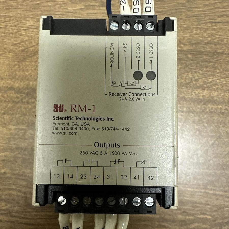 Used Omron Sti,RM-1 43763-0010, Safety Light Curtain Relay 250 VAC Scientific