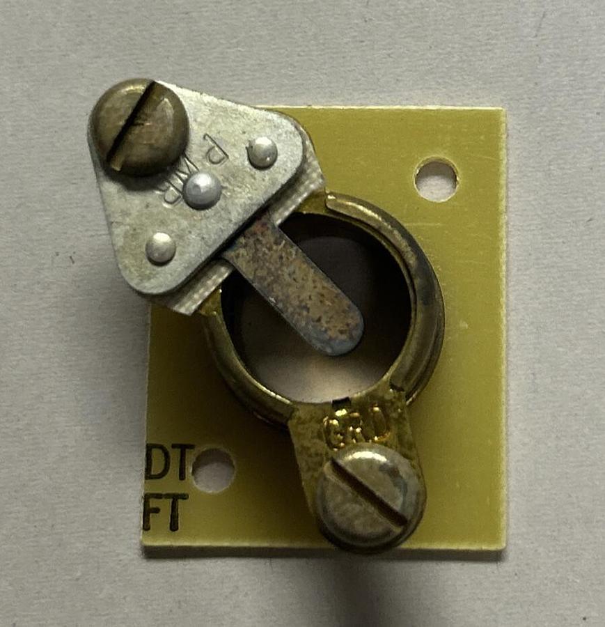 GRIMES,31-0909-1,LAMP HOLDER NOS