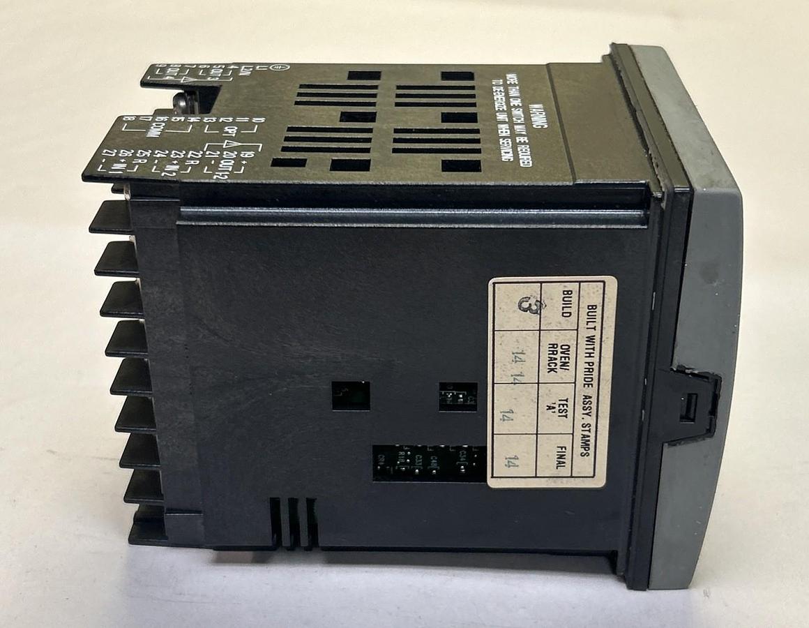Used HONEYWELL,DC2500-EE-0L0R-200-10000-E0-0,UNIVERSAL DIGITAL CONTROLLER
