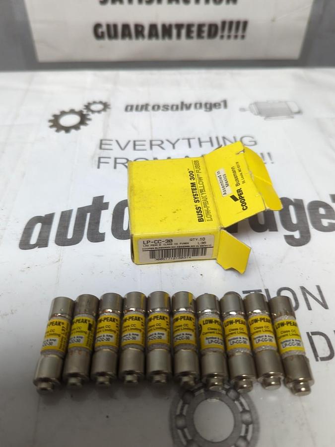 COOPER BUSSMANN,LP-CC-30,LOW PEAK 30 AMP FUSES BOX OF 10 NEW