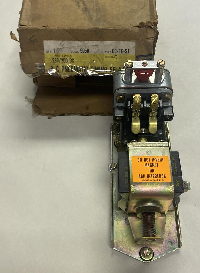 SQUARE D,9050-C0-1E-S1,PNEUMATIC TIMING RELAY NEW