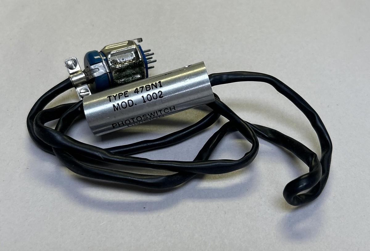 Used ELECTRONICS CORP OF AMERICA,47BN1-1002,PHOTOSWITCH SENSOR