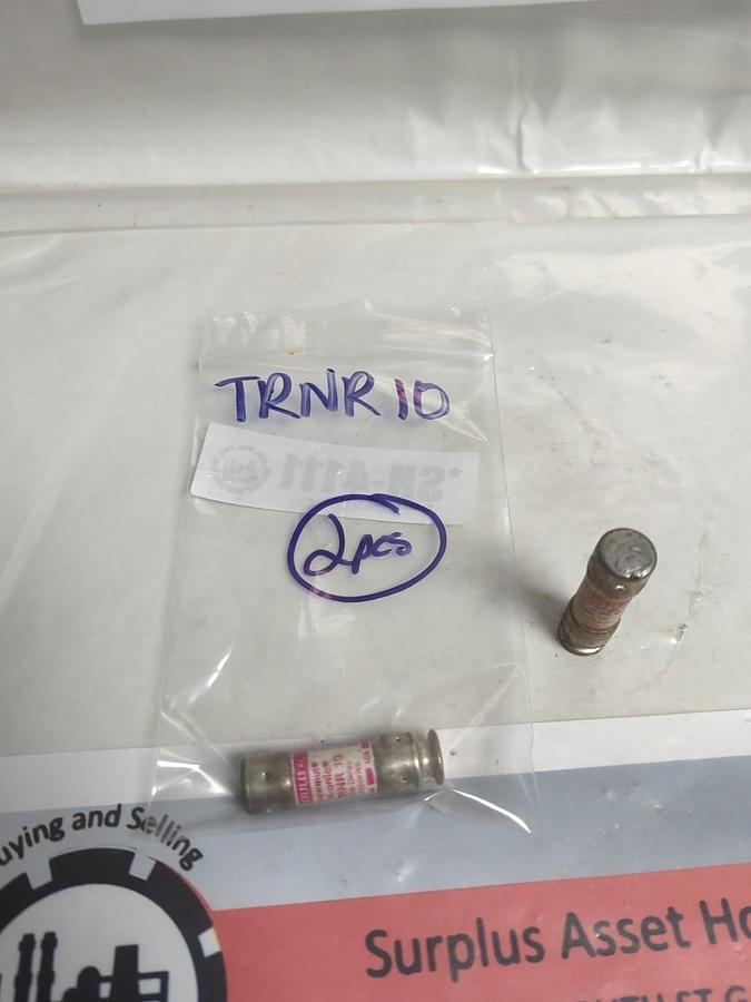 Used GOULD SHAWMUT,TRNR10,TRI-ONIC 10 AMP FUSE LOT OF 2 PRE-OWNED