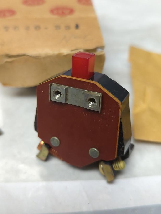 ARROW HART,37640-331,RELAY SWITCH NOS