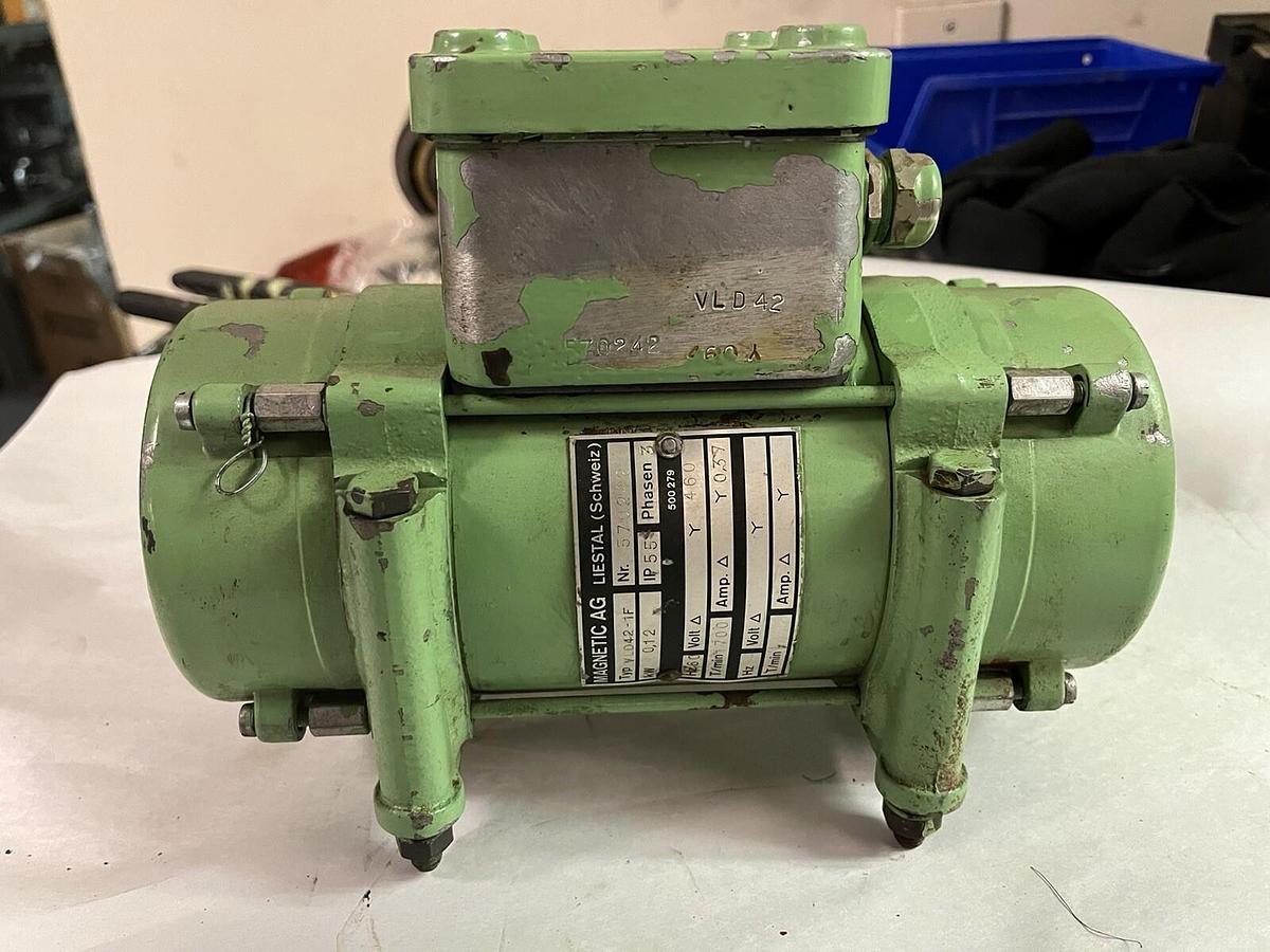 Used MAGNETIC AG,570242, VIBRATOR VLD42-1F 3PH