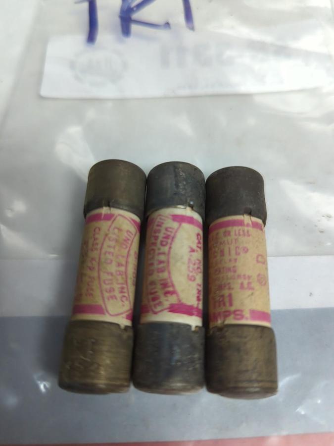 Used GOULD SHAWMUT,TR-1,TRI-ONIC 1 AMP FUSE LOT OF 3 PRE-OWNED