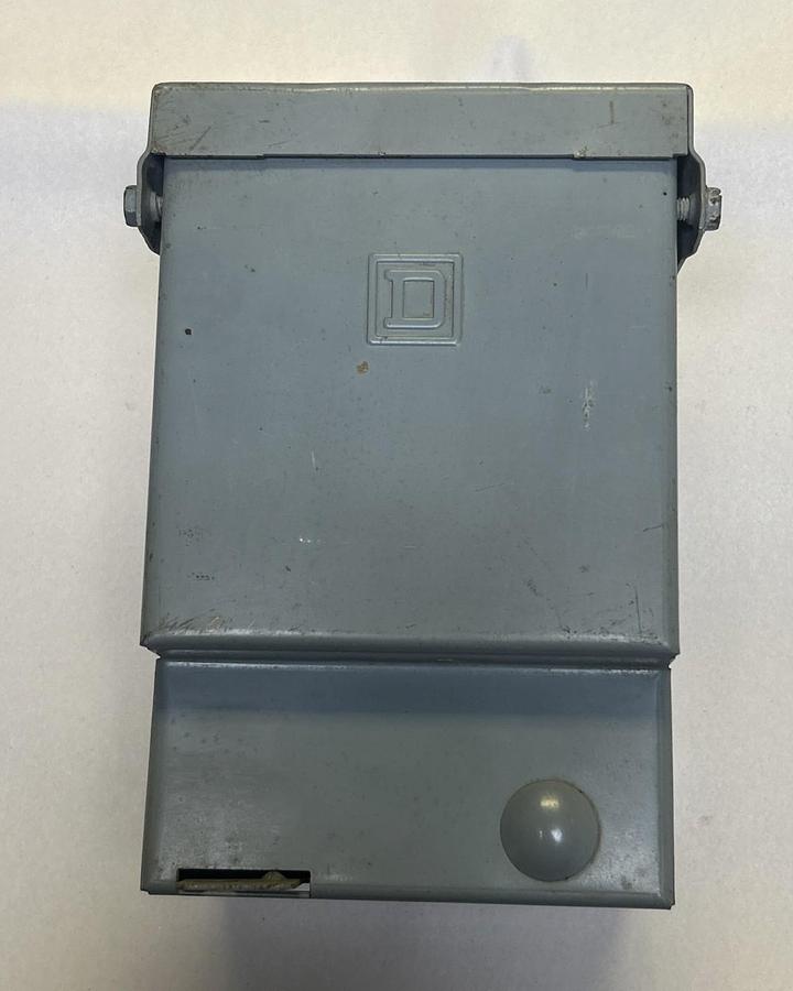 Used SQUARE D,Q0-200TR,RAINPROOF ENCLOSURE