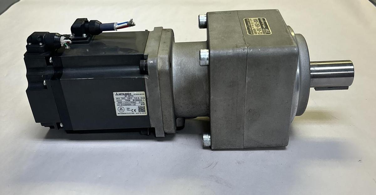 Used MITSUBISHI,HF-KP73,AC SERVO MOTOR W/ VRSF-25D-750-T3 REDUCER