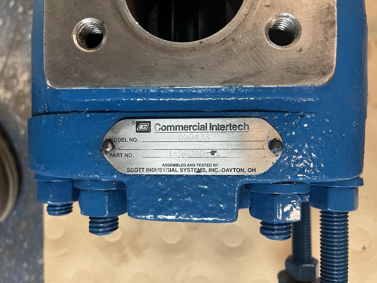 Used COMMERCIAL INTERTECH,D80433,HYDRAULIC VALVE FLOW DIVIDER