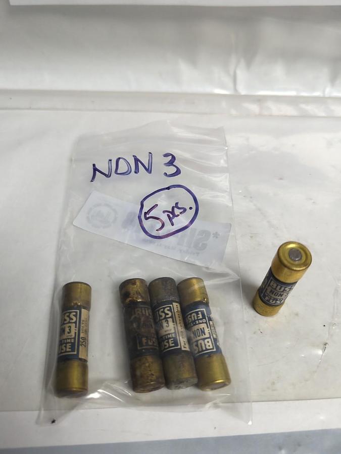 Used COOPER BUSSMANN,NON3,ONE-TIME 3 AMP FUSE LOT OF 5 PRE-OWNED
