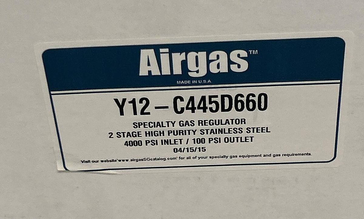 Used AIRGAS,Y12-C445D660,SPECIALTY GAS REGULATOR 4000/100 PSI NEW