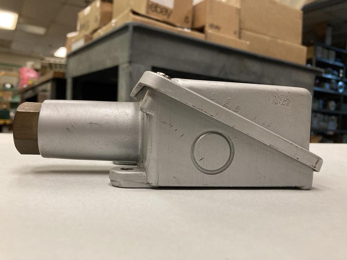 Used Omega,PSW-108,Pressure Switch 10-100 PSI