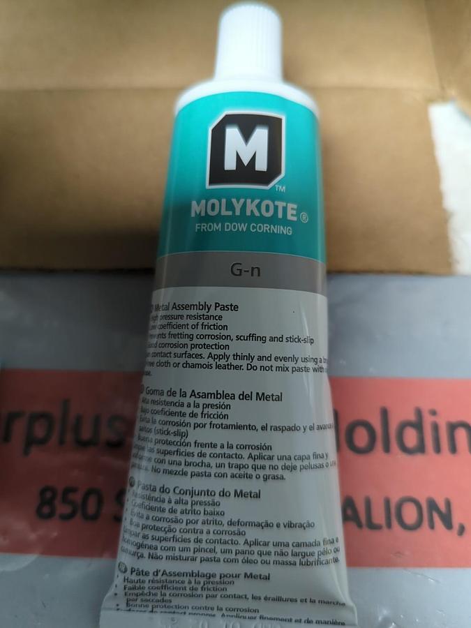 MOLYKOTE,G-N,METAL ASSEMBLY PASTE 2.8 OZ TUBE CASE OF 12 TUBES NOS