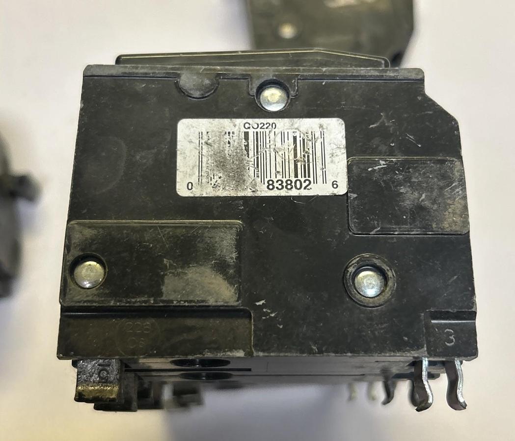 Used SQUARE D,QO220,CIRCUIT BREAKER 20A 120/240V 2P LOT OF 6