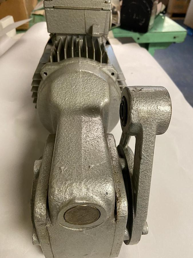 Used SEW Eurodrive,SA31D180K,Gearmotor .75kW Ratio 20.5 164RPM